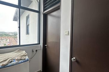 Seri Austin Luxury Apartment