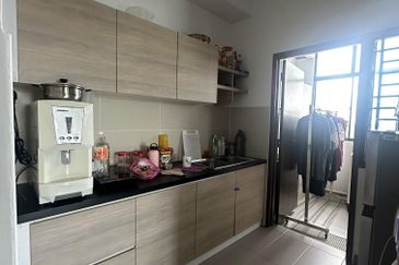 Seri Austin Luxury Apartment