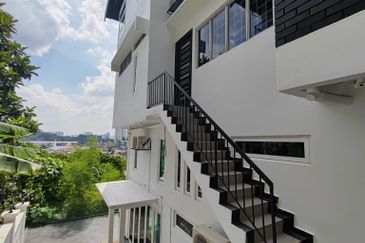 Jalan G 1 Taman Melawati For Sale!!