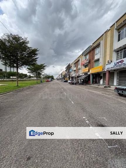3 storey shop @ Sierra Perdana facing main road, Johor, Masai