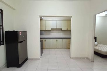 Bangunan Duta Impian (The Embassy Suites)