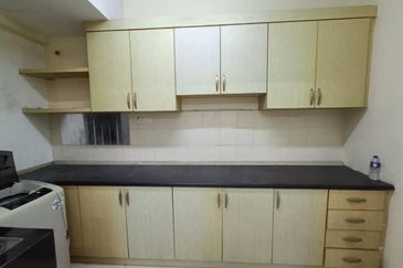 Bangunan Duta Impian (The Embassy Suites)