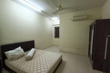 Bangunan Duta Impian (The Embassy Suites)