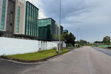 Jalan SILC 2/x,Iskandar Puteri Semi D Factory