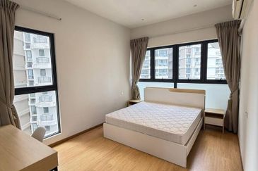 Baypoint @ Country Garden Danga Bay