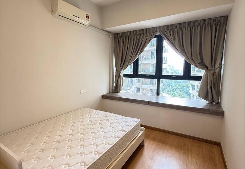 Baypoint @ Country Garden Danga Bay