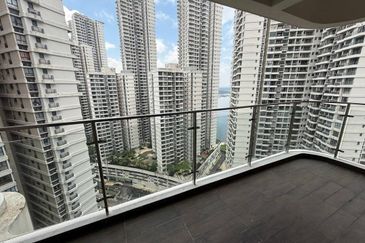 Baypoint @ Country Garden Danga Bay