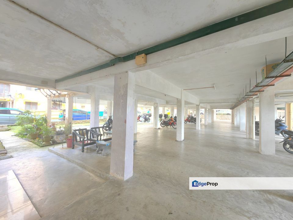 Plentong @Jalan Daisi / Low Cost Flat 4th Floor, Johor, Masai