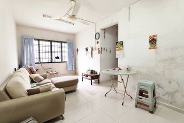 Taman Flora Heights Flat