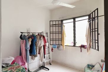 Taman Flora Heights Flat