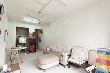 Taman Flora Heights Flat