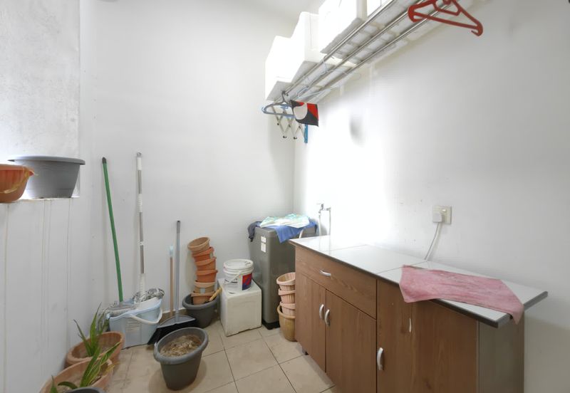 D'Summit Residences @ Kempas Utama