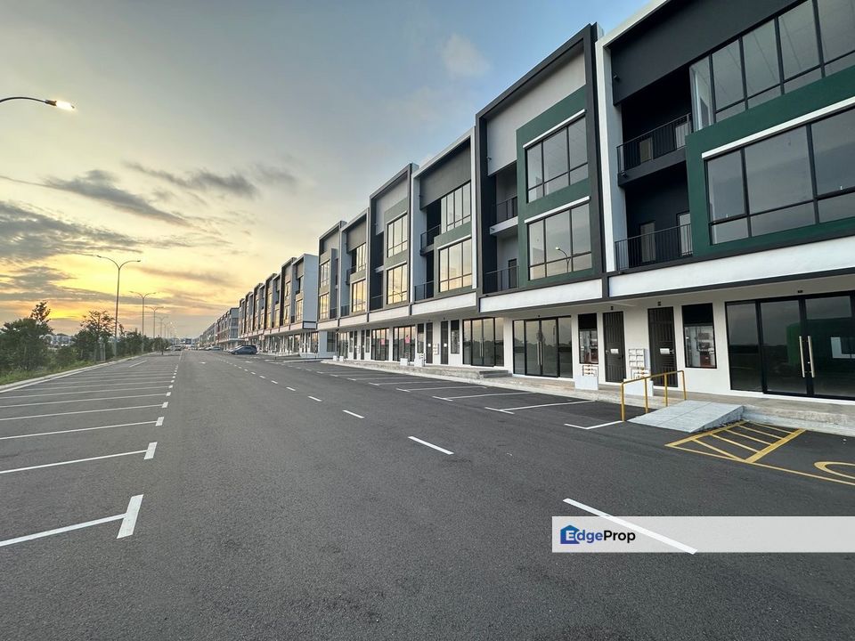 Austin Crest Phase 2 @ Emerald 2 / 3 Storey ShopLot EndLot Ground Floor ...