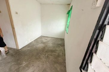 Taman Sri Muhibah @ Kulai / Double Storey Low Cost Terrace House