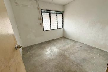 Taman Sri Muhibah @ Kulai / Double Storey Low Cost Terrace House