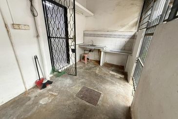 Taman Sri Muhibah @ Kulai / Double Storey Low Cost Terrace House