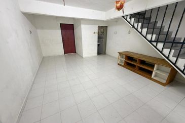 Taman Sri Muhibah @ Kulai / Double Storey Low Cost Terrace House
