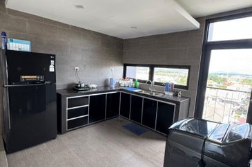 Cube On Hill ( Taman Bukit Pulai )