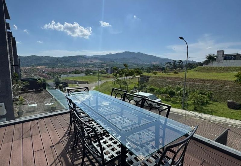 Cube On Hill ( Taman Bukit Pulai )