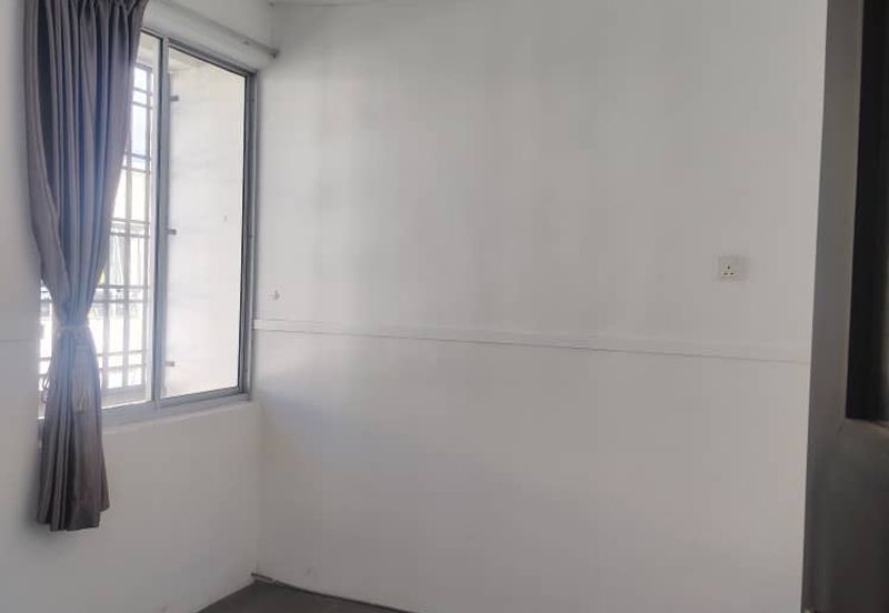 Jalan Sutera Tanjung