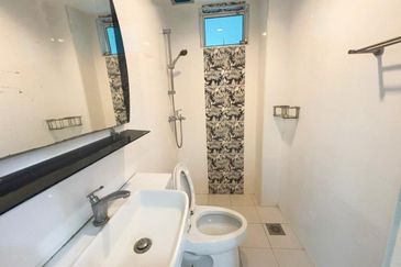 Sri Samudera Seaview Residence Suites