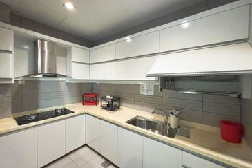 Sri Samudera Seaview Residence Suites