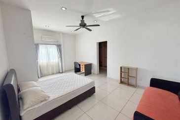 Sri Samudera Seaview Residence Suites