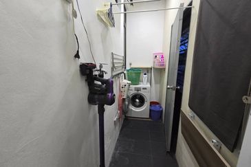 Jalan Perjiranan 11/1