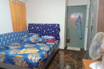 Dwi Mahkota Condominium