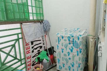 Dwi Mahkota Condominium