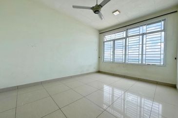 Eastbay Luxury Apartment