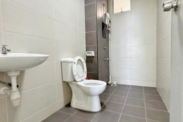 Eastbay Luxury Apartment