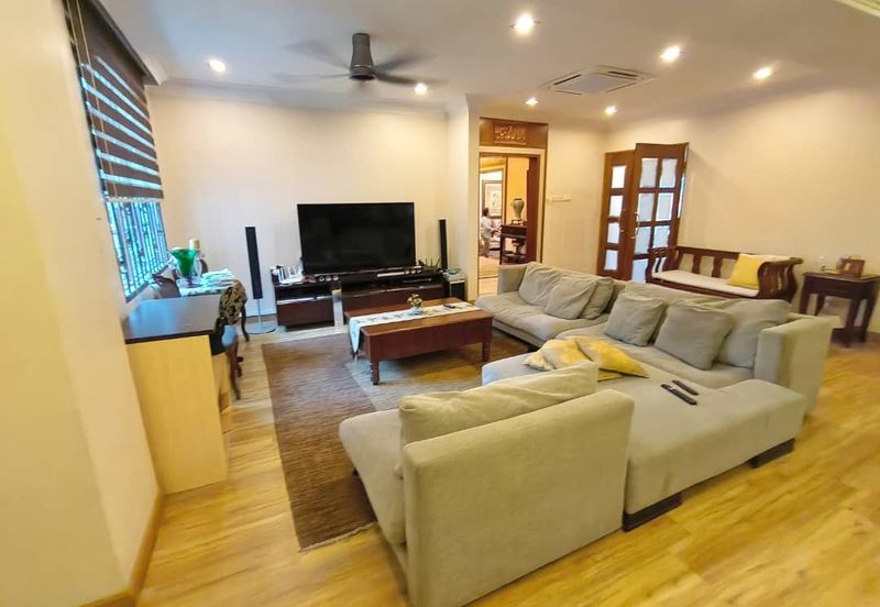 Stulang Laut / Darat