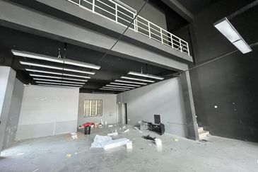 Pusat Perdagangan Danga Utama