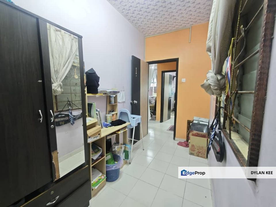 Villa Krystal Bandar Selesa Jaya Low Floor Unit Four Bedrooms Partial Furnished, Johor, Skudai
