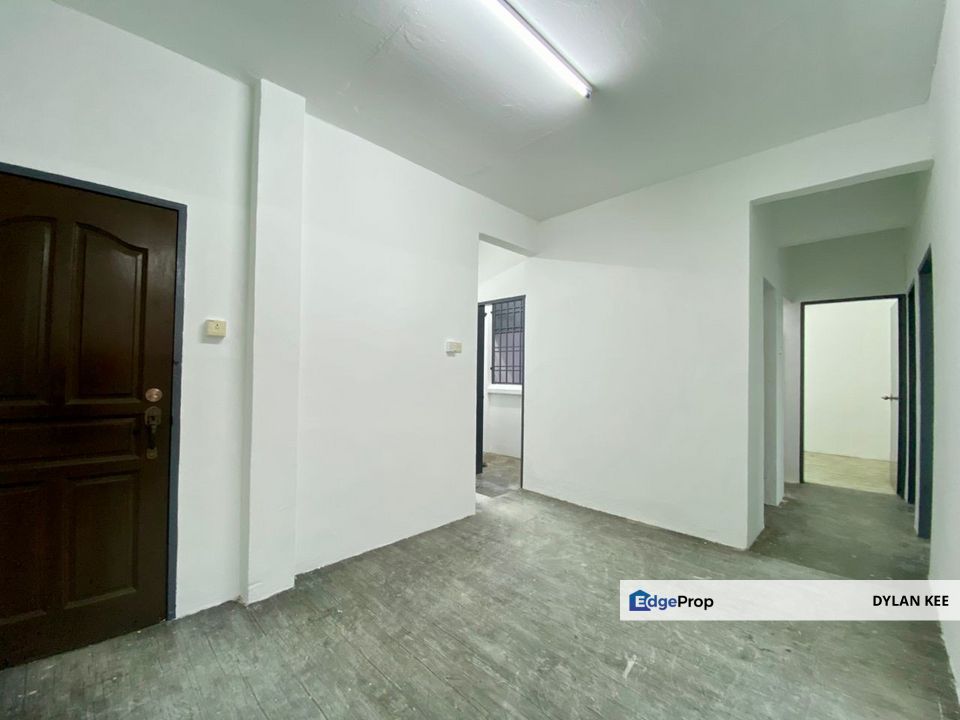 Taman Melawati Flat Skudai Low Cost Three Bedrooms, Johor, Skudai