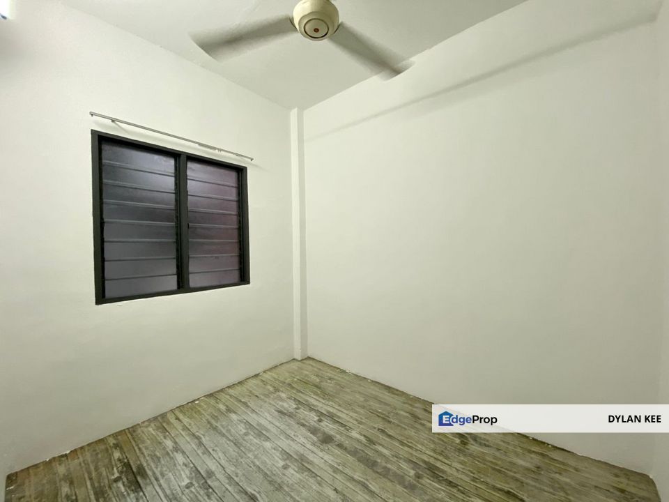 Taman Melawati Flat Skudai Low Cost Three Bedrooms, Johor, Skudai