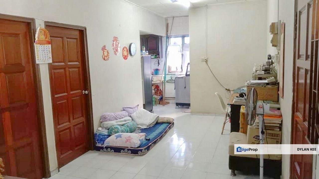 Taman Daya Johor Bahru Low Cost Flat Two Bedrooms, Johor, Johor Bahru