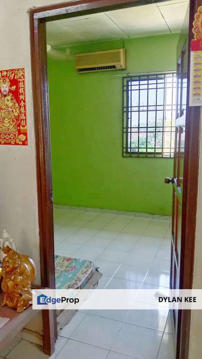 Taman Daya Johor Bahru Low Cost Flat Two Bedrooms, Johor, Johor Bahru