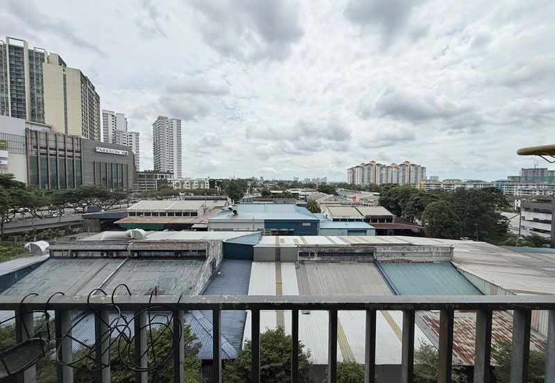 Dedaun Hijau (Greenfield Regency)