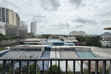 Dedaun Hijau (Greenfield Regency)