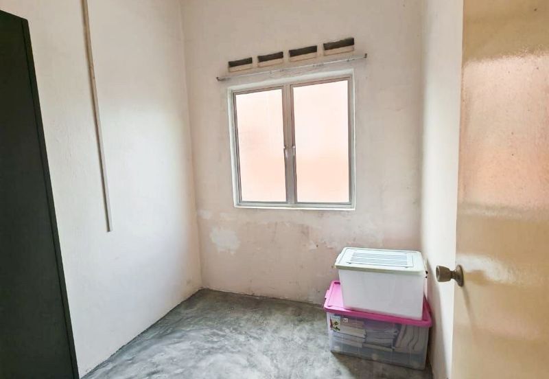 Taman Pulai Utama Flat