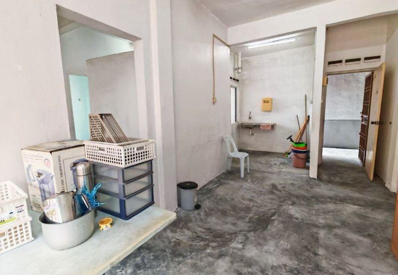 Taman Pulai Utama Flat