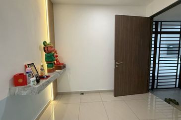 SKS Habitat Apartment, Larkin