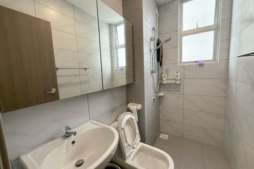 SKS Habitat Apartment, Larkin