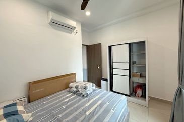 SKS Habitat Apartment, Larkin