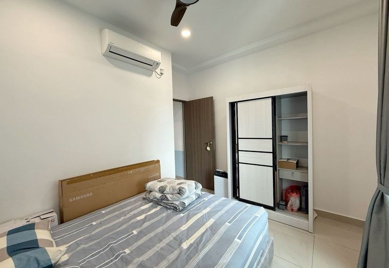 SKS Habitat Apartment, Larkin
