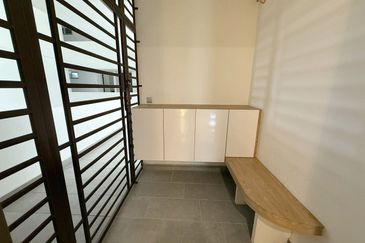 SKS Habitat Apartment, Larkin