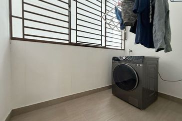 SKS Habitat Apartment, Larkin