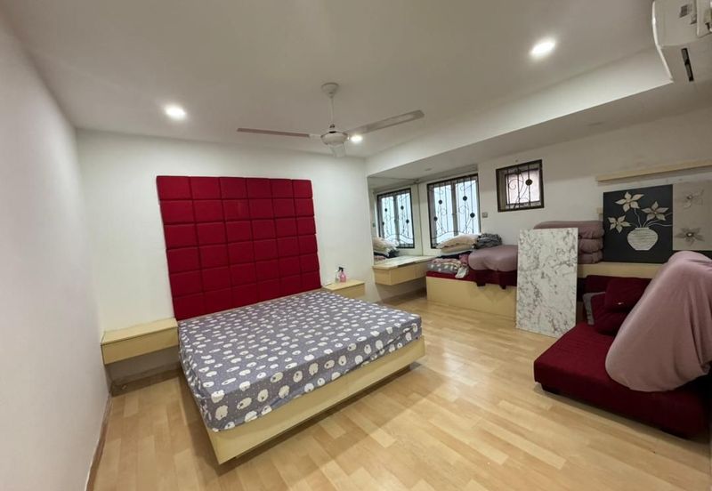 Bangunan Duta Impian (The Embassy Suites)